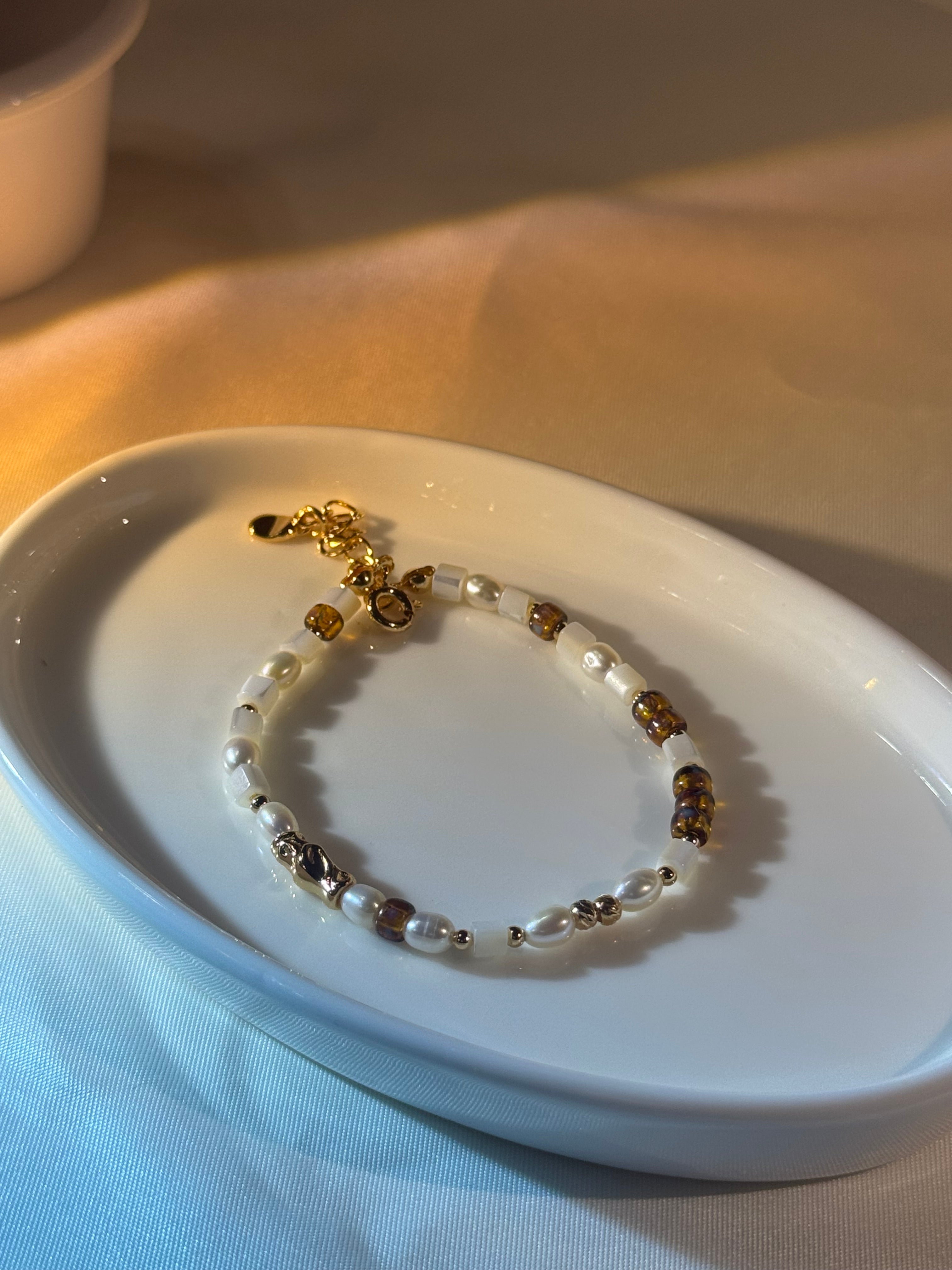 On-the-earth Bracelet