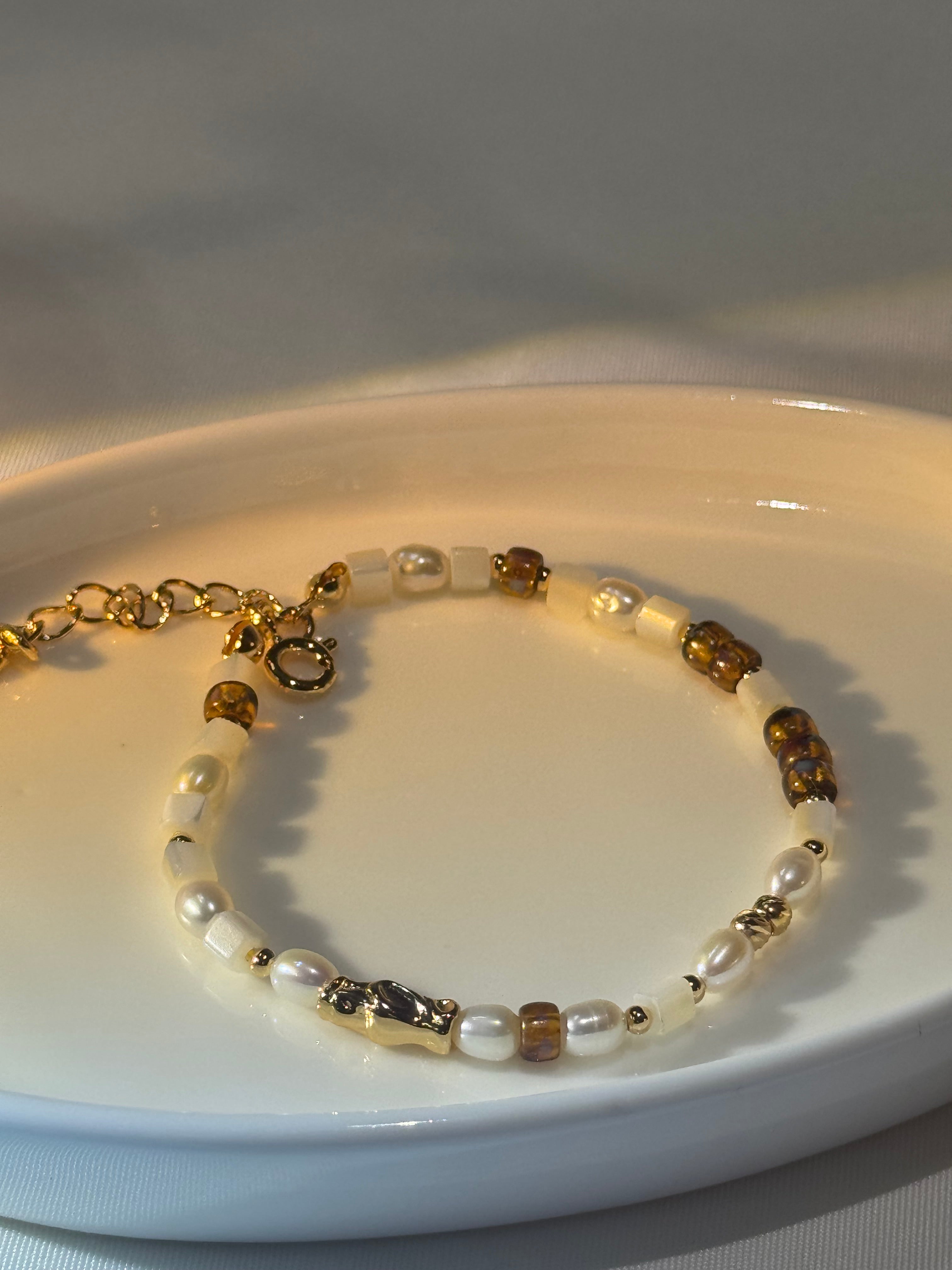 On-the-earth Bracelet